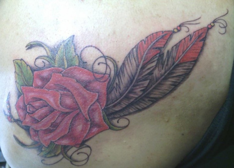 Feder Tattoos und die Bedeutung