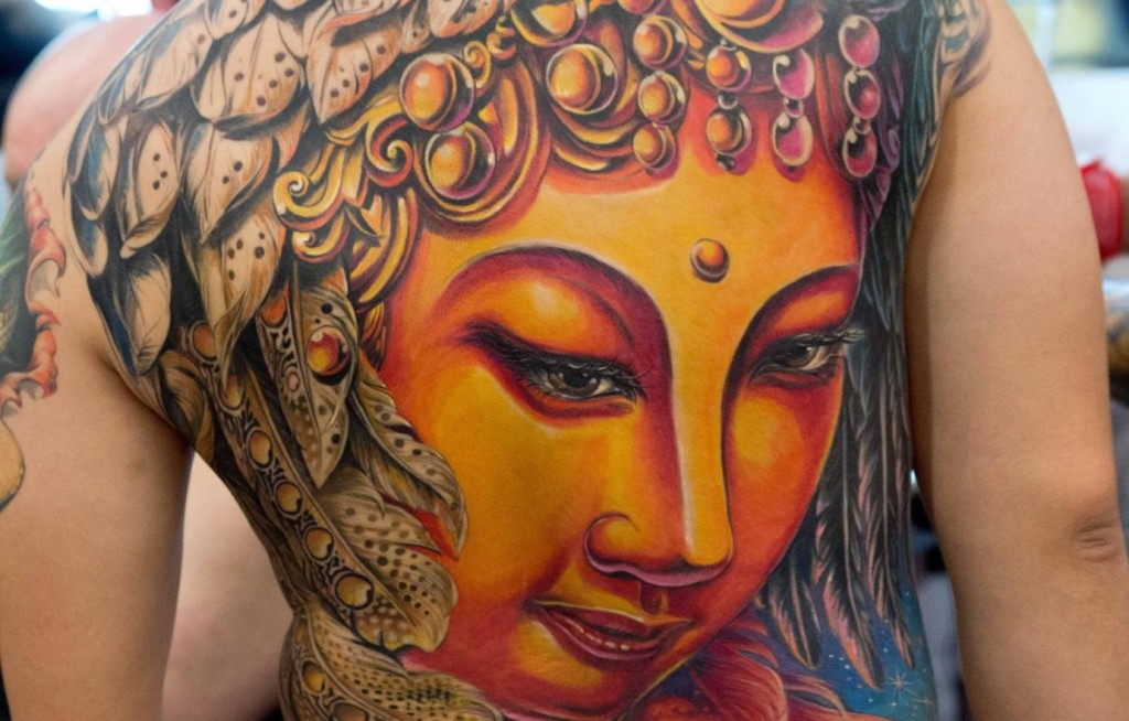 Buddhistischetattoosamruecken2 AlleTattoo
