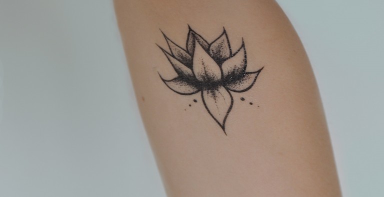 Kleine Blumen Tattoos