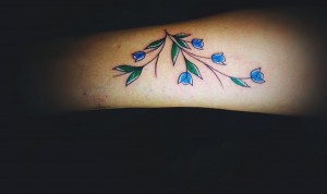Kleine Blumen Tattoos alletattoo.de 24