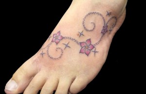Kleine Blumen Tattoos alletattoo.de 19