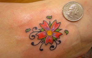 Kleine Blumen Tattoos alletattoo.de 16