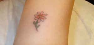 Kleine Blumen Tattoos alletattoo.de 11