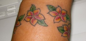 Hawaii Blumen Tattoos – Designs und deren Bedeutung alletattoo.de 14