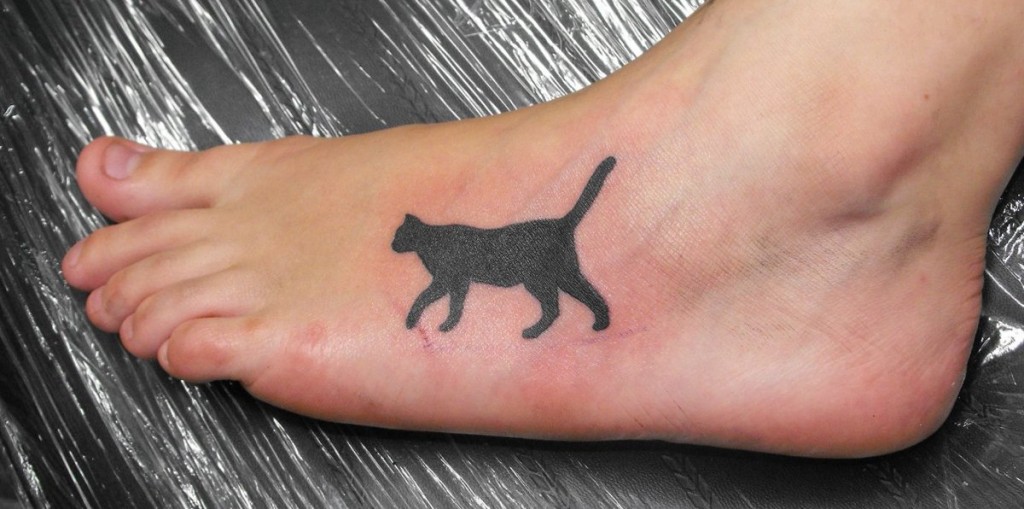 KatzeTattooamFuss AlleTattoo.de