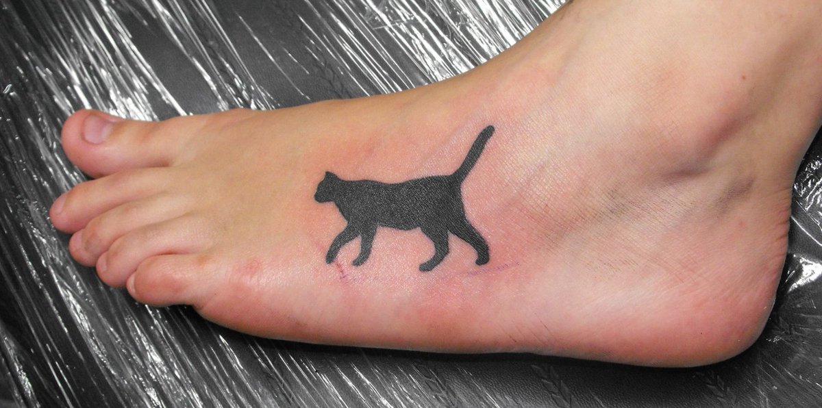 Katze-Tattoo-am-Fuss