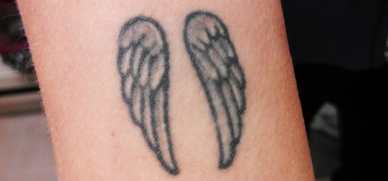 KleineFluegelTattooamUnterarm AlleTattoo.de