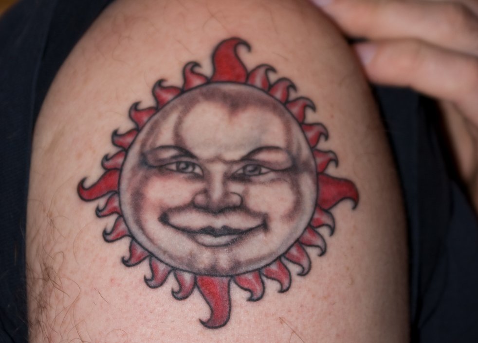 Motive und Bedeutung der Sonnen Tattoos alletattoo.de 13