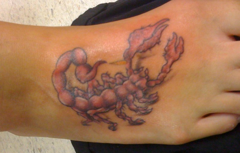 Skorpion-Tattoo-am-Fuss
